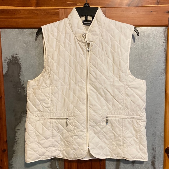 Light Weight Quilted Vest - Picture 1 of 6